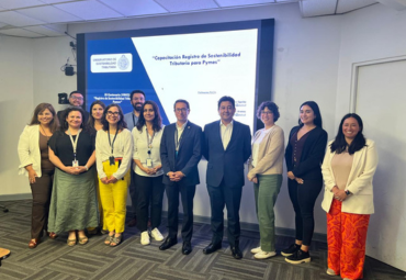 Profesora Carvajal participa en actividad de capacitación ante el SII