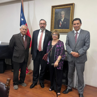 Sociedad Chilena de Historia del Derecho y Derecho Romano celebró sus 50 años en Derecho PUCV y distinguió a académicos como socios honorarios