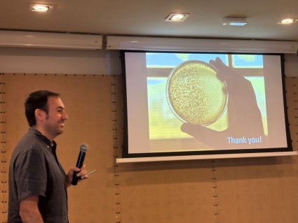 Profesor Roberto Bastías y estudiantes del Instituto de Biología PUCV participan en IV jornadas latinoamericanas de bacteriófagos en Uruguay