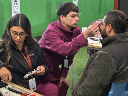 Tecnología Médica PUCV realiza operativo de Salud en Cerro Merced