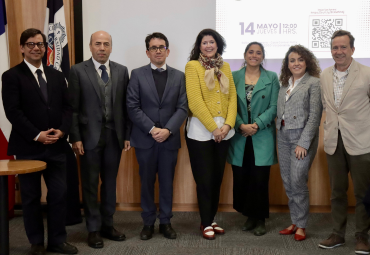 Seminario abordó los desafíos de los procedimientos administrativos complejos en el Derecho español y chileno
