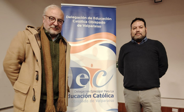 Profesor Rodrigo Arriagada expuso en encuentro diocesano para madres, padres y apoderados de colegios católicos