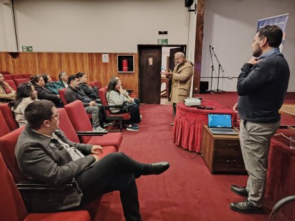 Profesor Rodrigo Arriagada expuso en encuentro diocesano para madres, padres y apoderados de colegios católicos