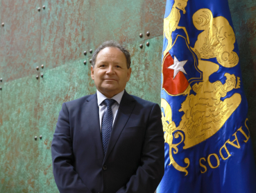 Abogado PUCV Luis Rojas asume como secretario general del Senado