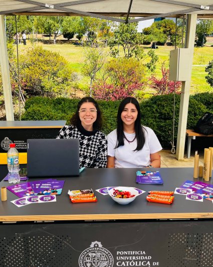 Comisión CAHVDA participó activamente de ferias estudiantiles durante el semestre
