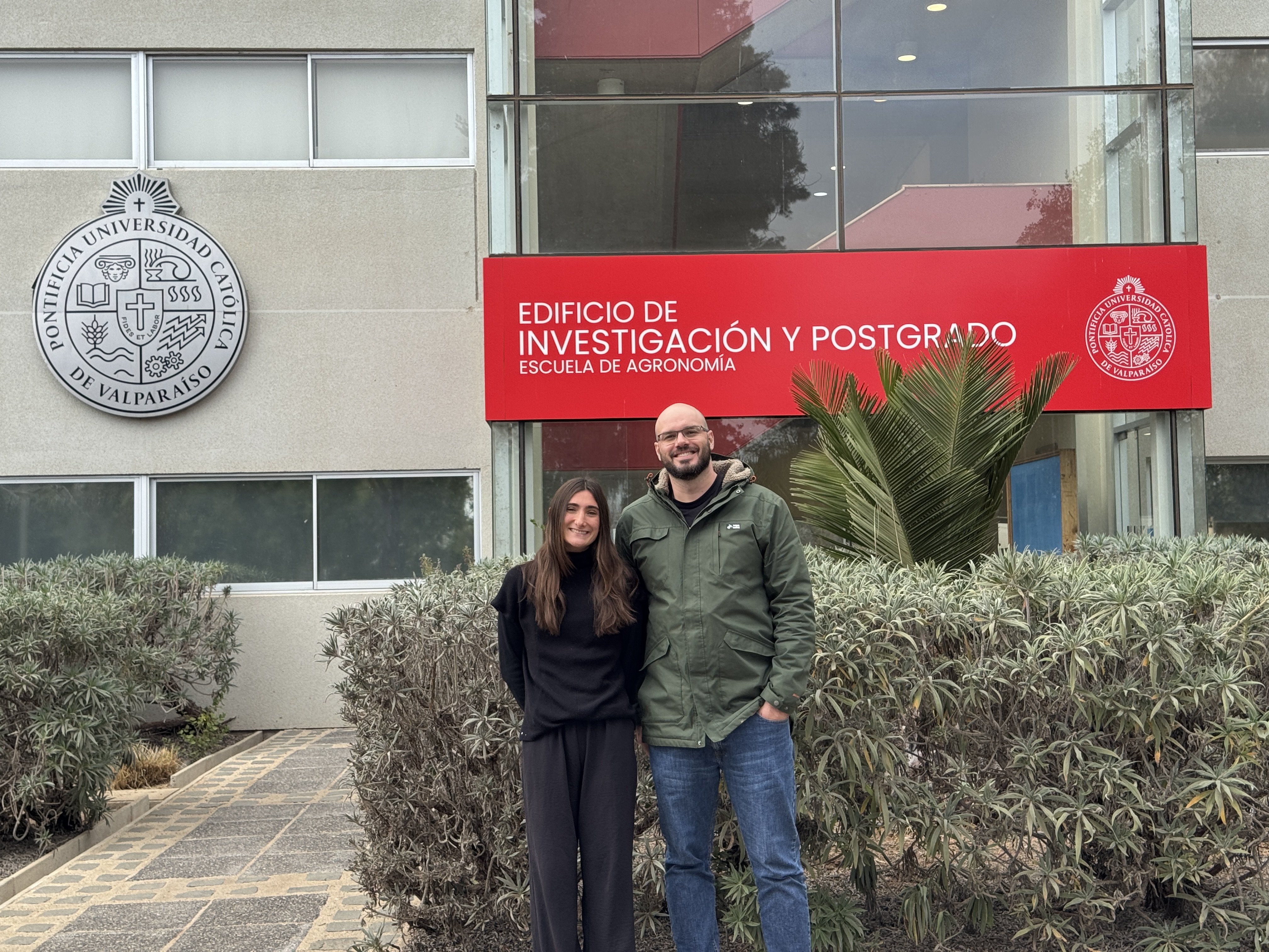 Mariana y el profesor Lucas Vituri.