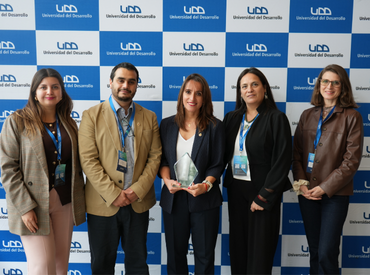 PUCV recibe reconocimiento por su innovación en educación emprendedora
