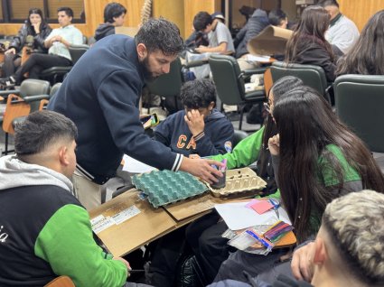 SaviaLab reúne a estudiantes de seis establecimientos para avanzar en sus proyectos de innovación