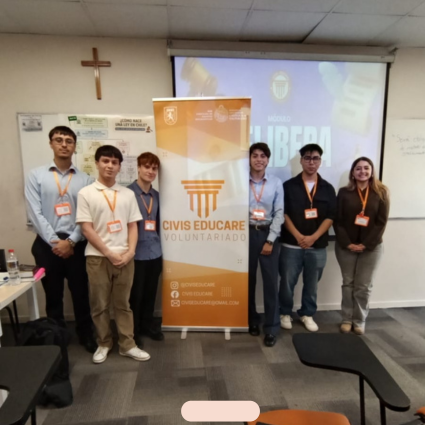 Pensamiento crítico y ciudadanía: Civis Educare realiza charla en BETA PUCV