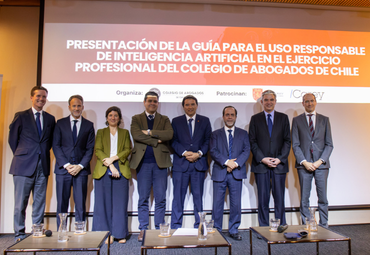 Derecho PUCV fue sede del lanzamiento de la “Guía para el uso responsable de inteligencia artificial en el ejercicio profesional” del Colegio de Abogados de Chile